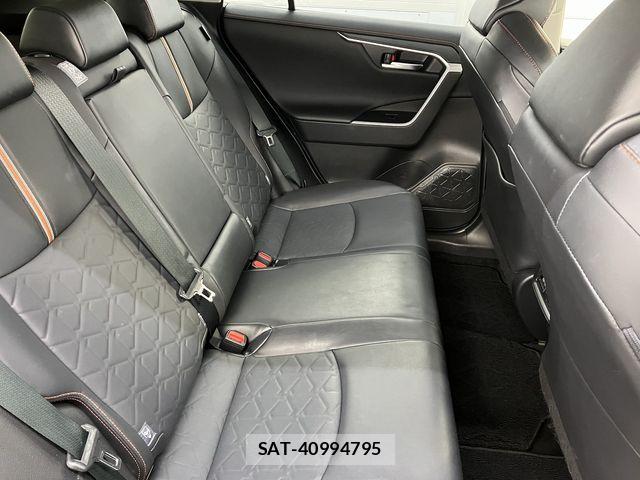 Toyota RAV4 2020-10 7903294-11
