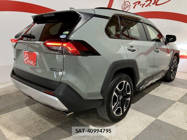 Toyota RAV4 2020-10 7903294-28