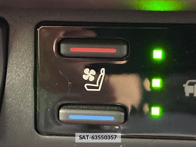 Toyota RAV4 2023-06 7963516-5