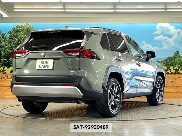 Toyota RAV4 2023-06 7963525-16