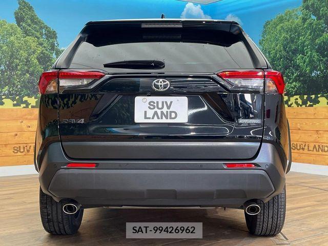Toyota RAV4 2022-05 7963521-14