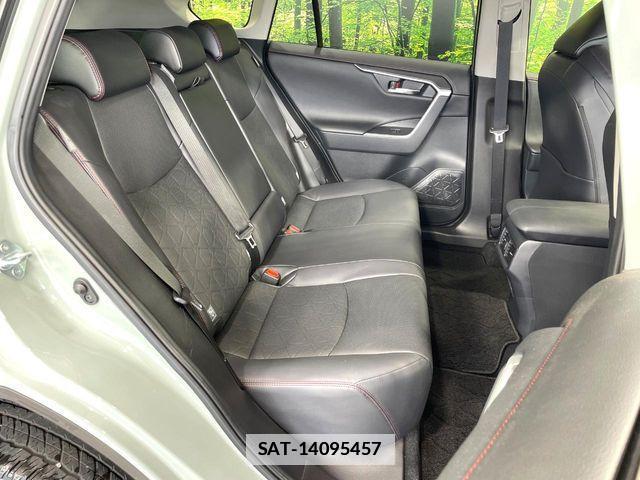 Toyota RAV4 2023-08 7980799-8