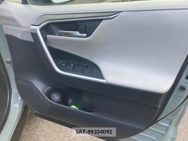 Toyota RAV4 2019-07 8037882-13
