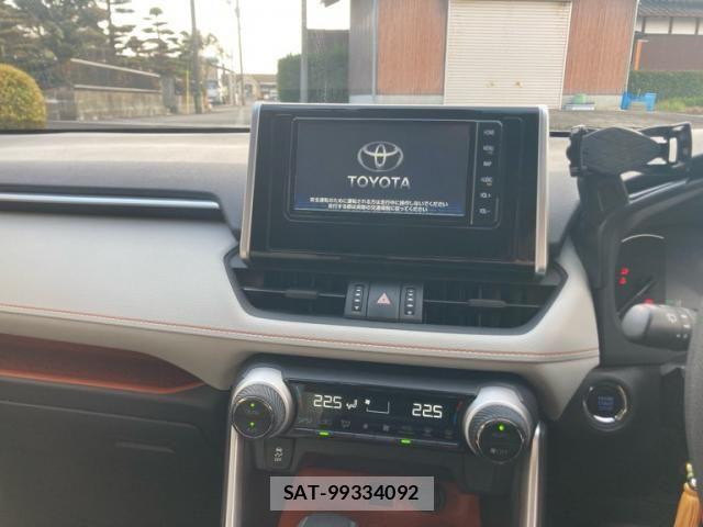 Toyota RAV4 2019-07 8037882-16