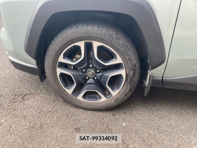 Toyota RAV4 2019-07 8037882-7