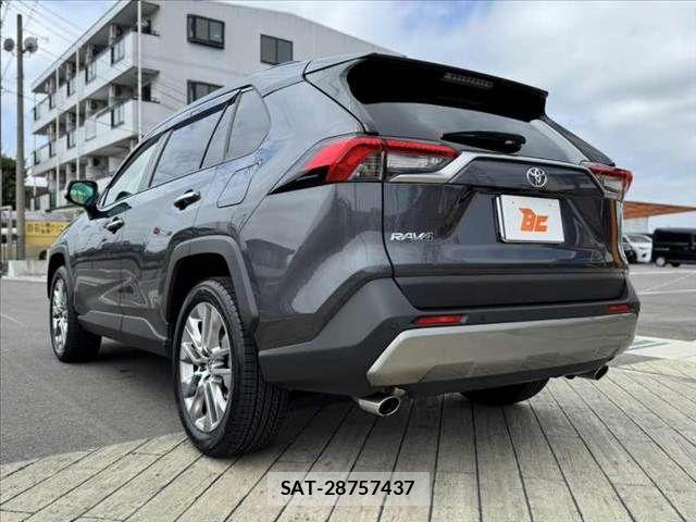 Toyota RAV4 2025-04 8037873-12