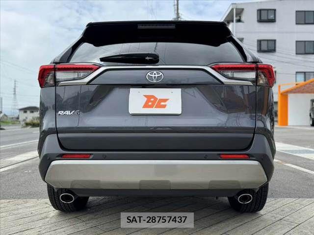 Toyota RAV4 2025-04 8037873-13