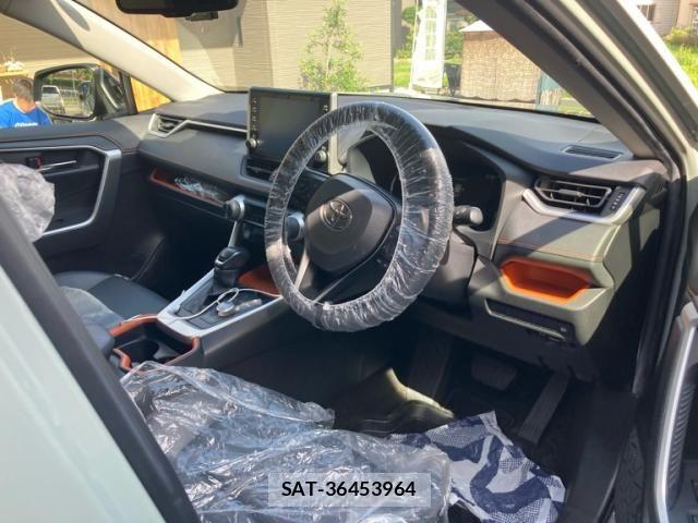 Toyota RAV4 2020-12 8037885-12