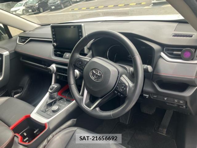 Toyota RAV4 2022-06 8037878-9
