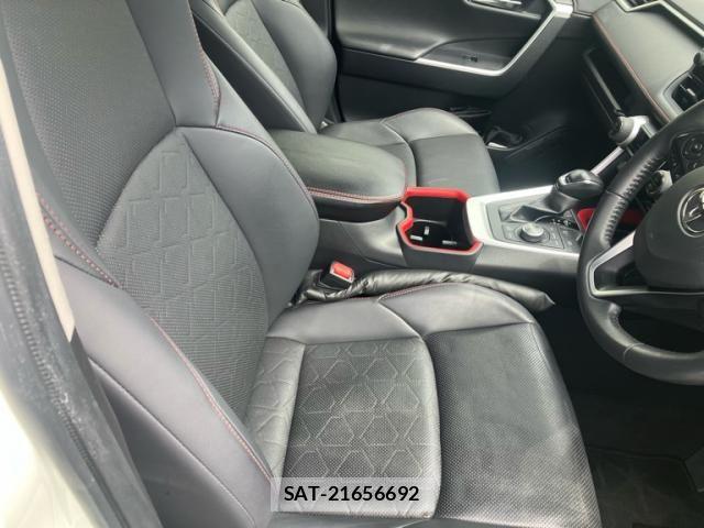 Toyota RAV4 2022-06 8037878-10
