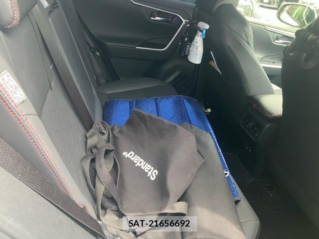 Toyota RAV4 2022-06 8037878-11