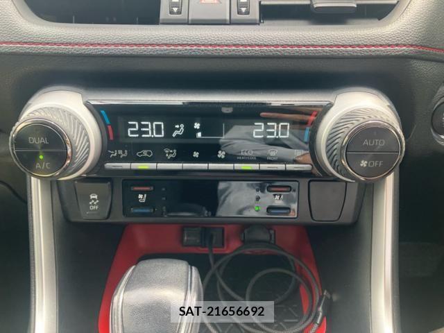 Toyota RAV4 2022-06 8037878-15