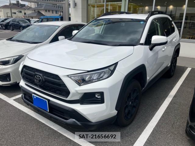 Toyota RAV4 2022-06 8037878-1
