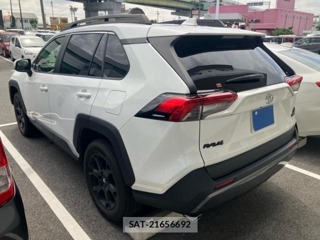 Toyota RAV4 2022-06 8037878-2