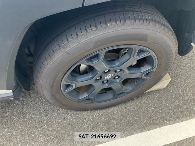 Toyota RAV4 2022-06 8037878-5