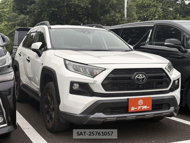 Toyota RAV4 2021-04 8037875-0