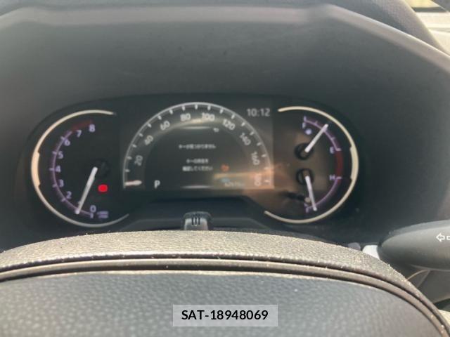 Toyota RAV4 2019-04 8037877-15