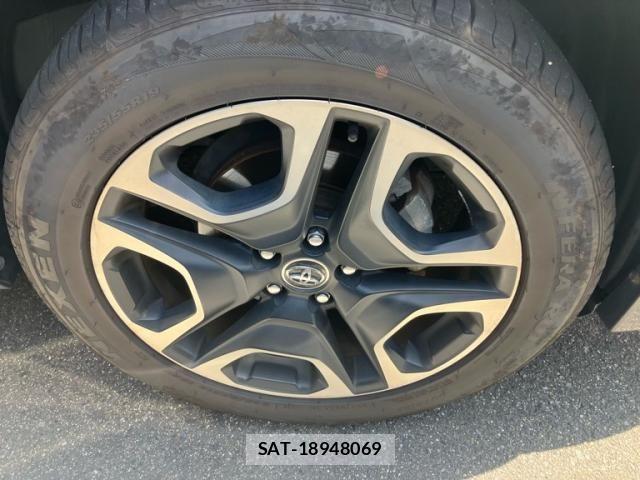 Toyota RAV4 2019-04 8037877-2