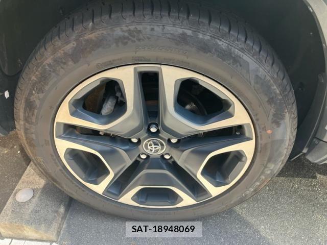 Toyota RAV4 2019-04 8037877-3