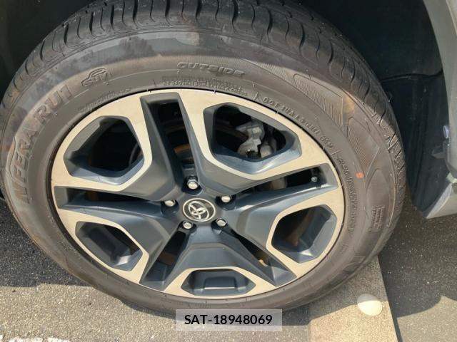 Toyota RAV4 2019-04 8037877-4