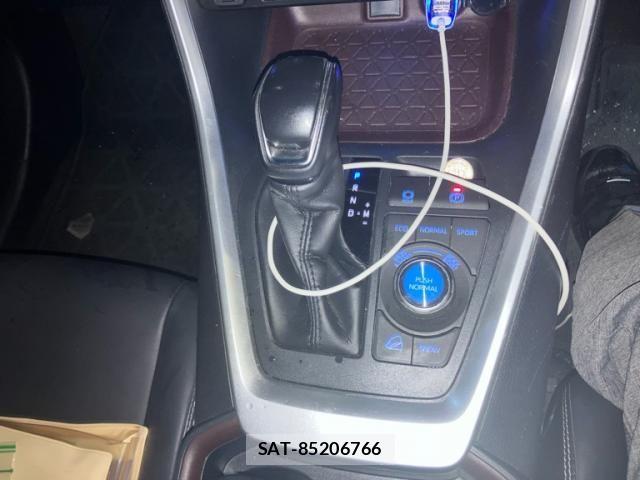 Toyota RAV4 2020-03 8037886-17