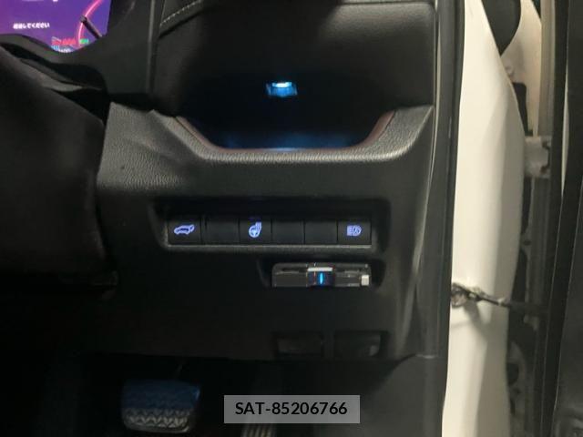 Toyota RAV4 2020-03 8037886-8