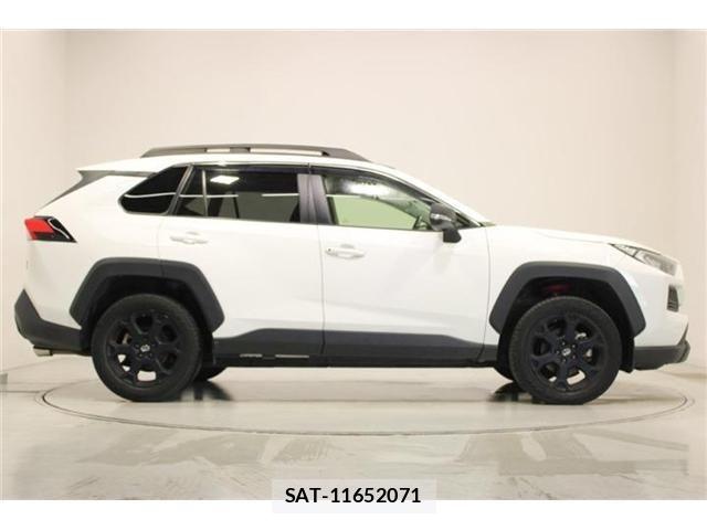 Toyota RAV4 2023-01 8037879-13