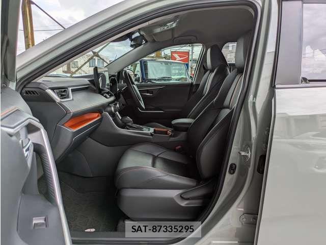 Toyota RAV4 2023-07 8037876-11