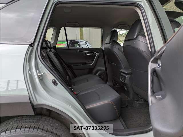 Toyota RAV4 2023-07 8037876-14