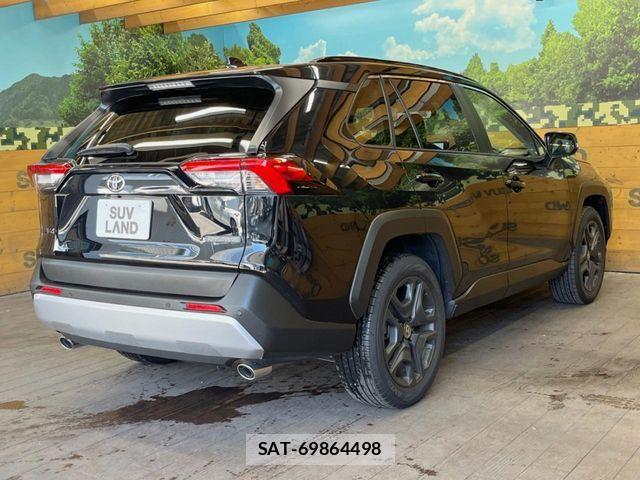 Toyota RAV4 2025-05 8037870-17
