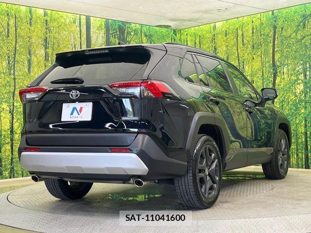 Toyota RAV4 2023-07 8037871-17