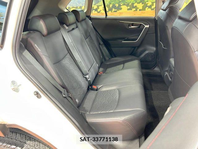 Toyota RAV4 2021-04 8075309-9