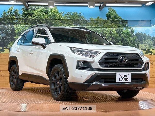 Toyota RAV4 2021-04 8075309-15