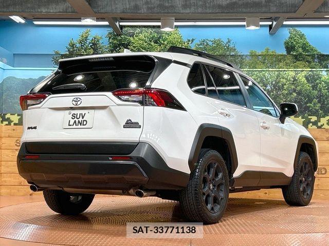 Toyota RAV4 2021-04 8075309-16