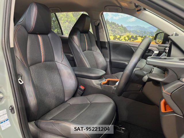 Toyota RAV4 2022-04 8075312-10