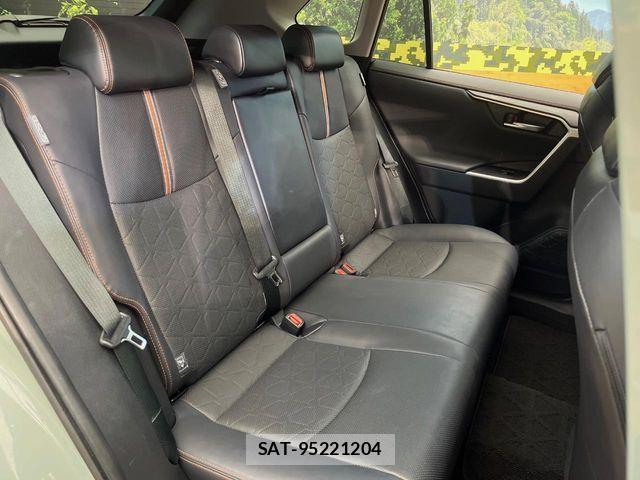 Toyota RAV4 2022-04 8075312-11