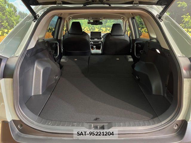 Toyota RAV4 2022-04 8075312-12