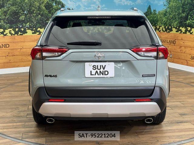 Toyota RAV4 2022-04 8075312-16