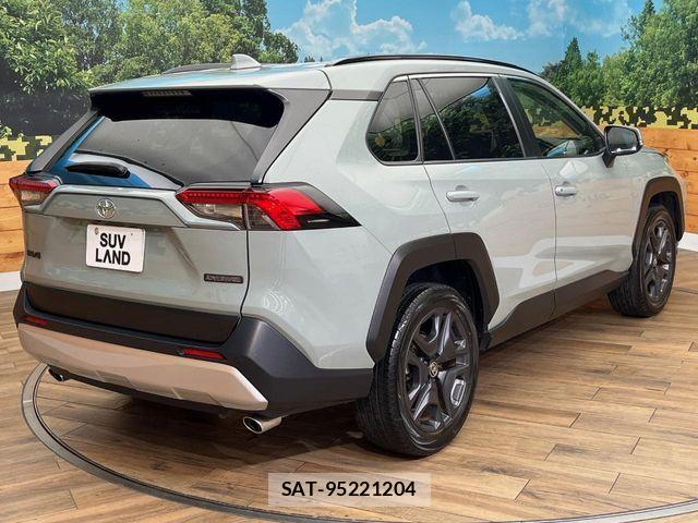 Toyota RAV4 2022-04 8075312-18