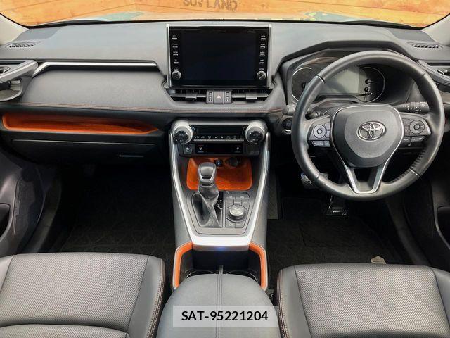 Toyota RAV4 2022-04 8075312-1