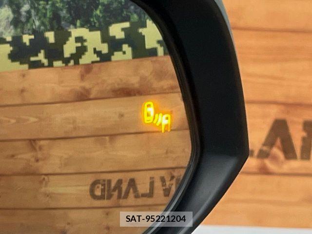 Toyota RAV4 2022-04 8075312-4