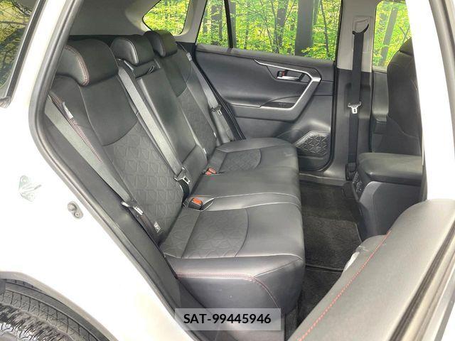 Toyota RAV4 2021-02 8075310-8