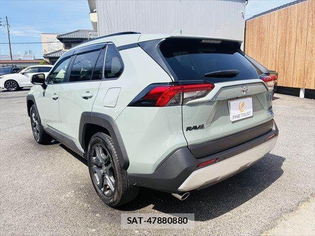 Toyota RAV4 2024-11 8075306-21