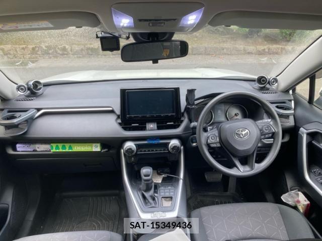 Toyota RAV4 2019-04 8075316-12