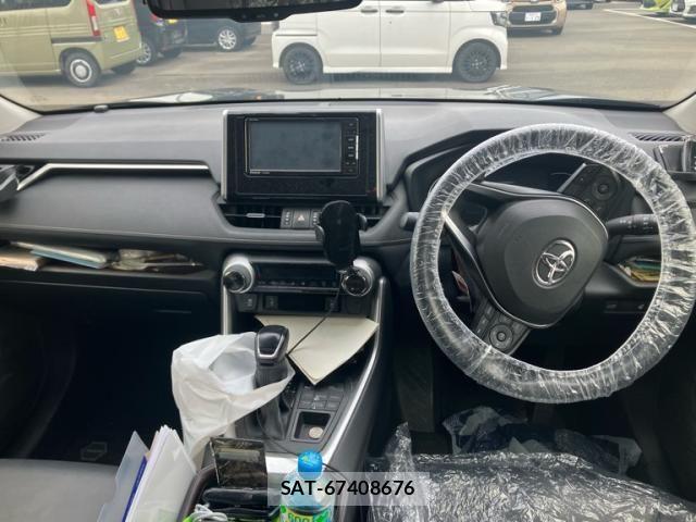 Toyota RAV4 2020-02 8075314-12