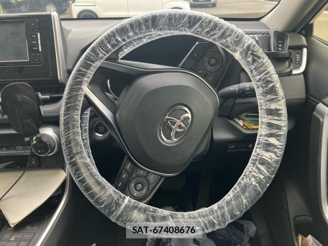 Toyota RAV4 2020-02 8075314-13