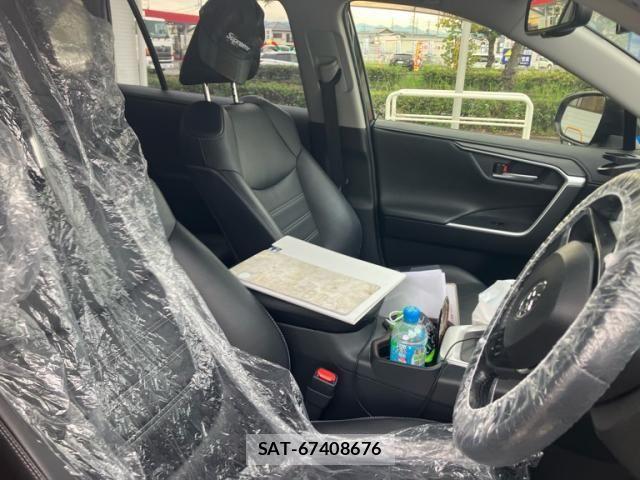 Toyota RAV4 2020-02 8075314-16