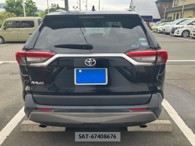 Toyota RAV4 2020-02 8075314-2