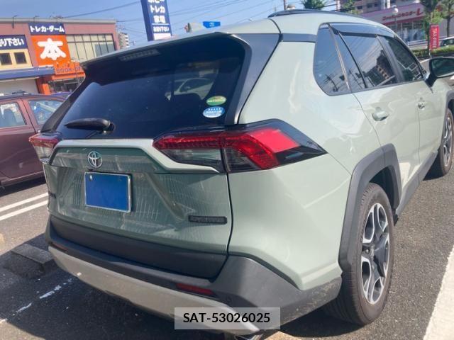 Toyota RAV4 2020-08 8075313-4