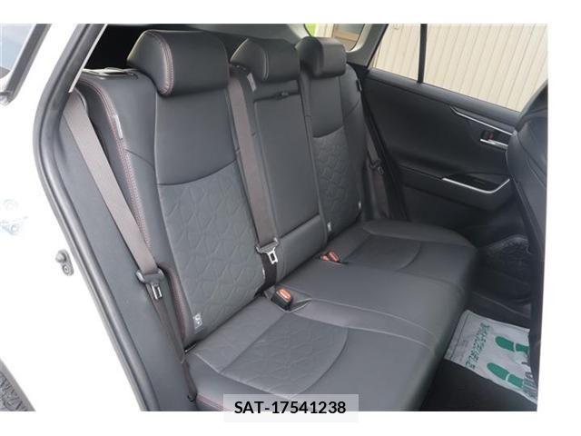 Toyota RAV4 2021-07 8075298-11